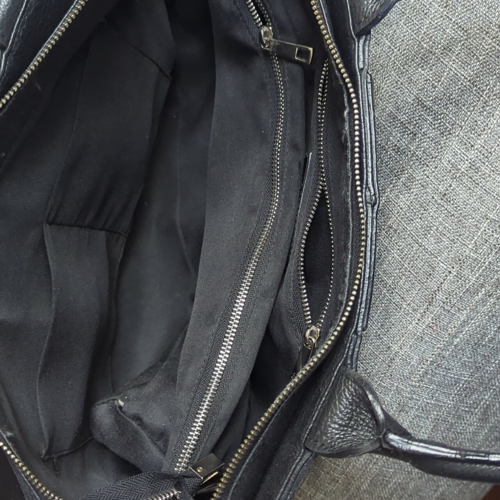 SALE - Chiara Ferretti Black Woven Leather Should Bag large - Picture 7 of 9